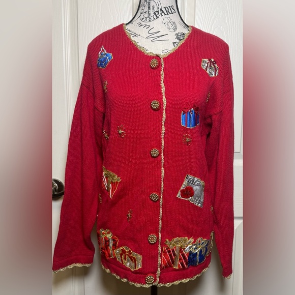 Victoria Harbour Sweaters - Vintage Festive Red Women's Cardigan with Presents
